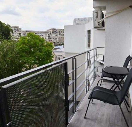 Lux Apartament Bacau Exterior photo